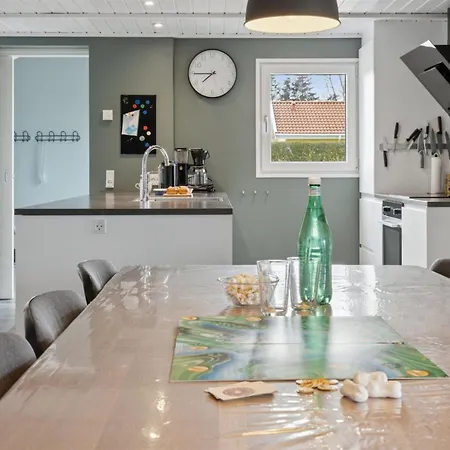 Akira - 250m From The Sea By Interhome Feriehus *